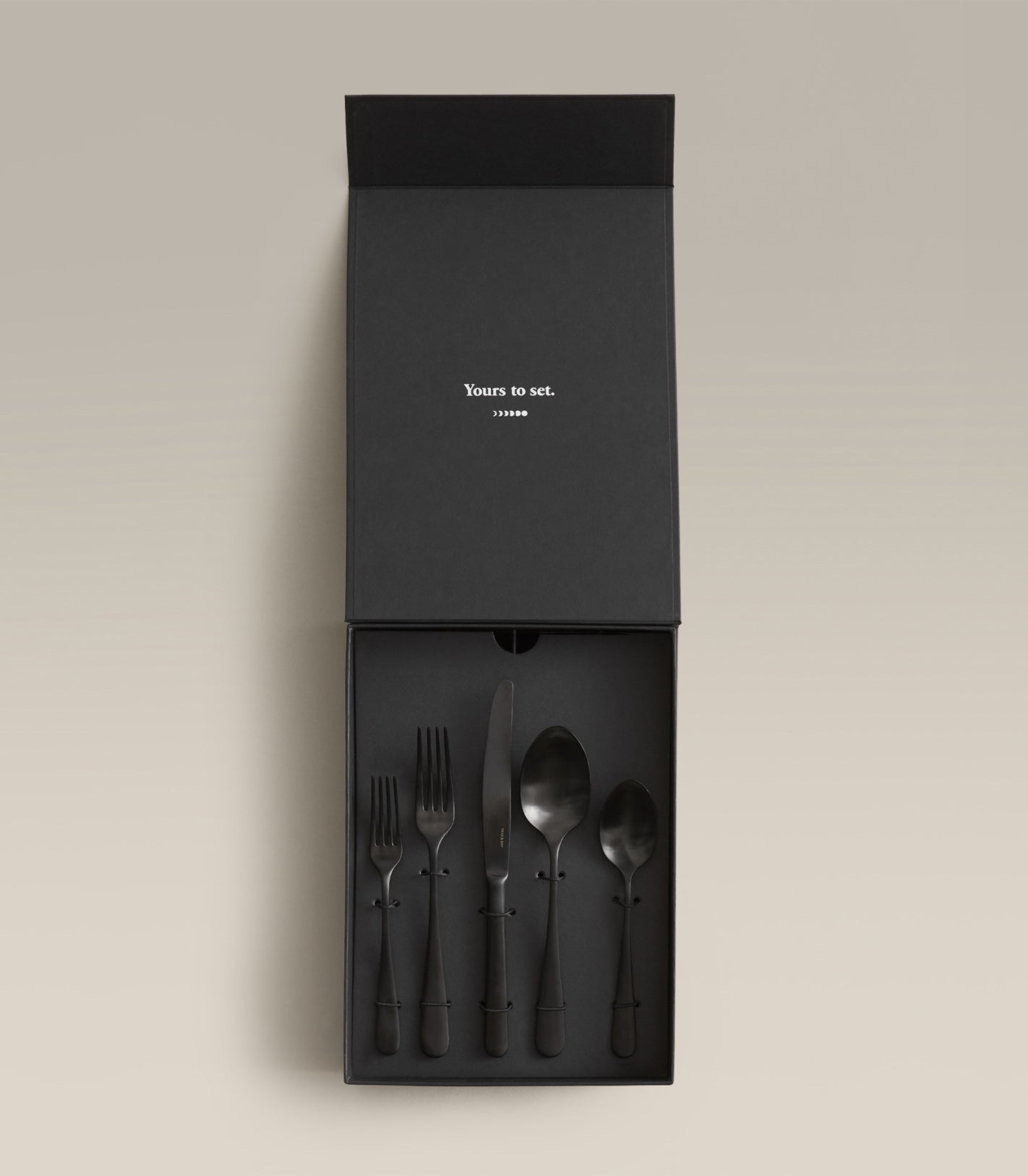 #color_matte-black